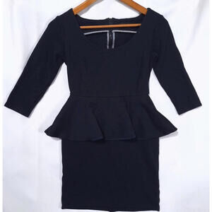 Alice + Olivia Employed Amanda Peplum Dress Sz‎ 2 Navy Blue Slim Knit
